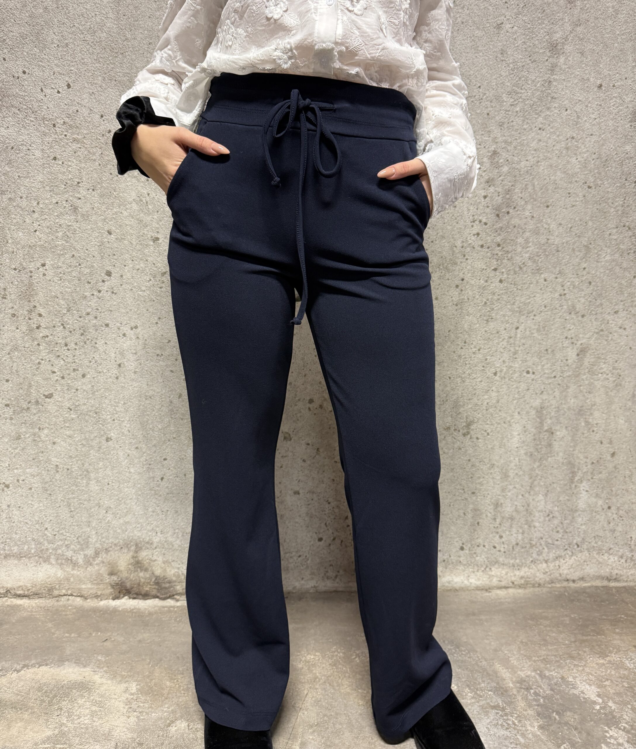 Dra på chinos (till petit blazer) – Marinblå